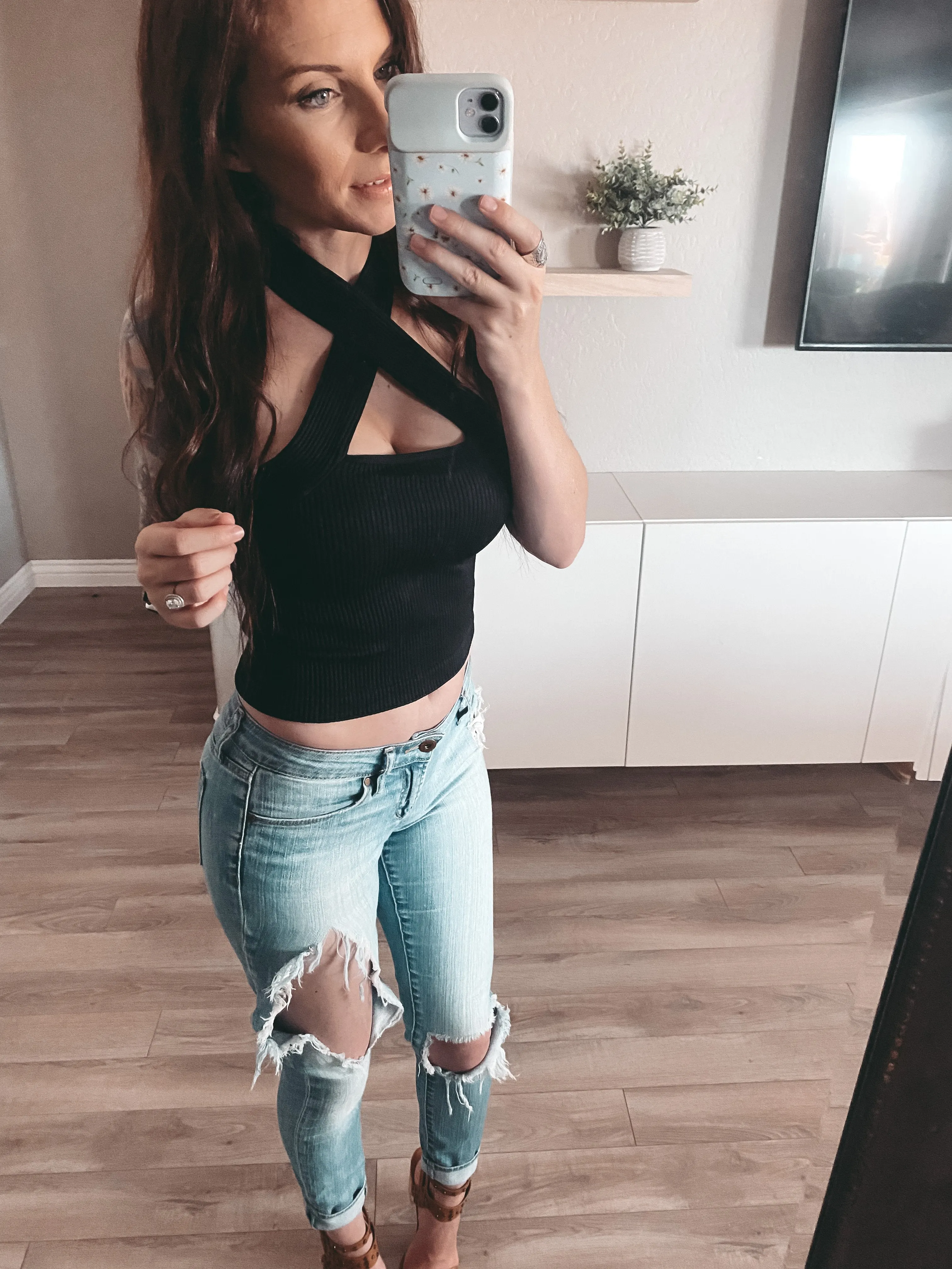 172100 Criss Cross Halter Crop Top