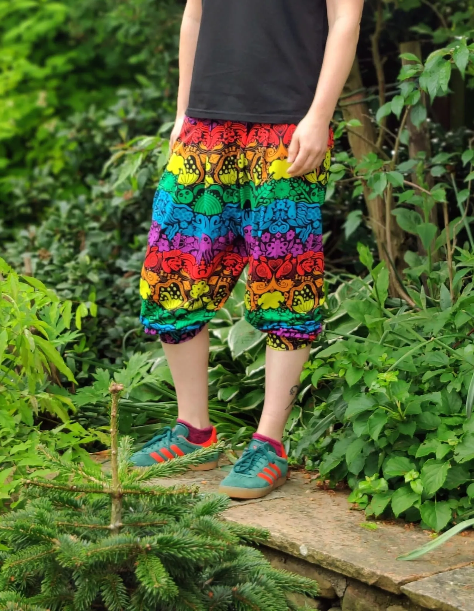 Adults Baggy Capris - Curve Fit
