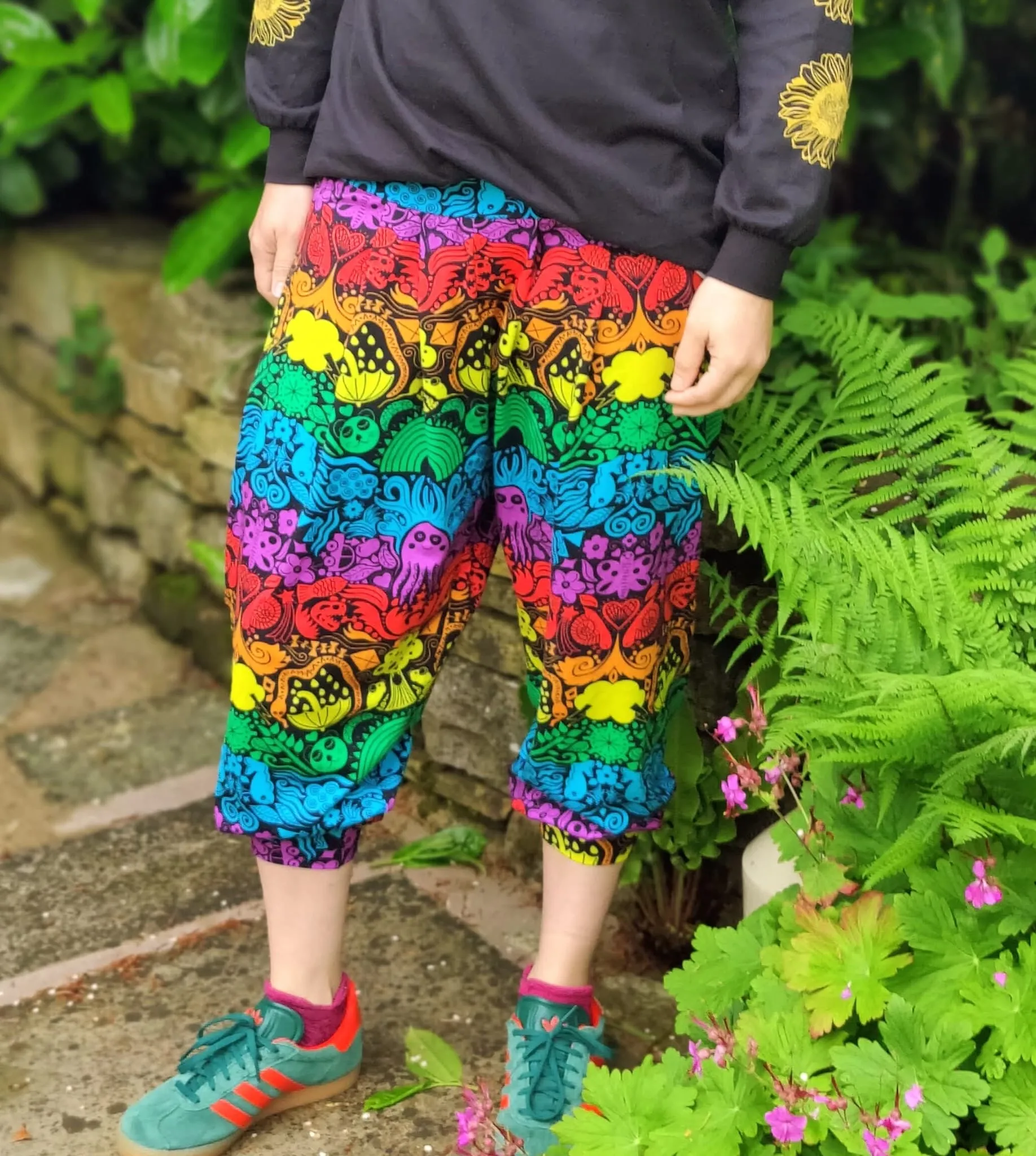 Adults Baggy Capris - Curve Fit
