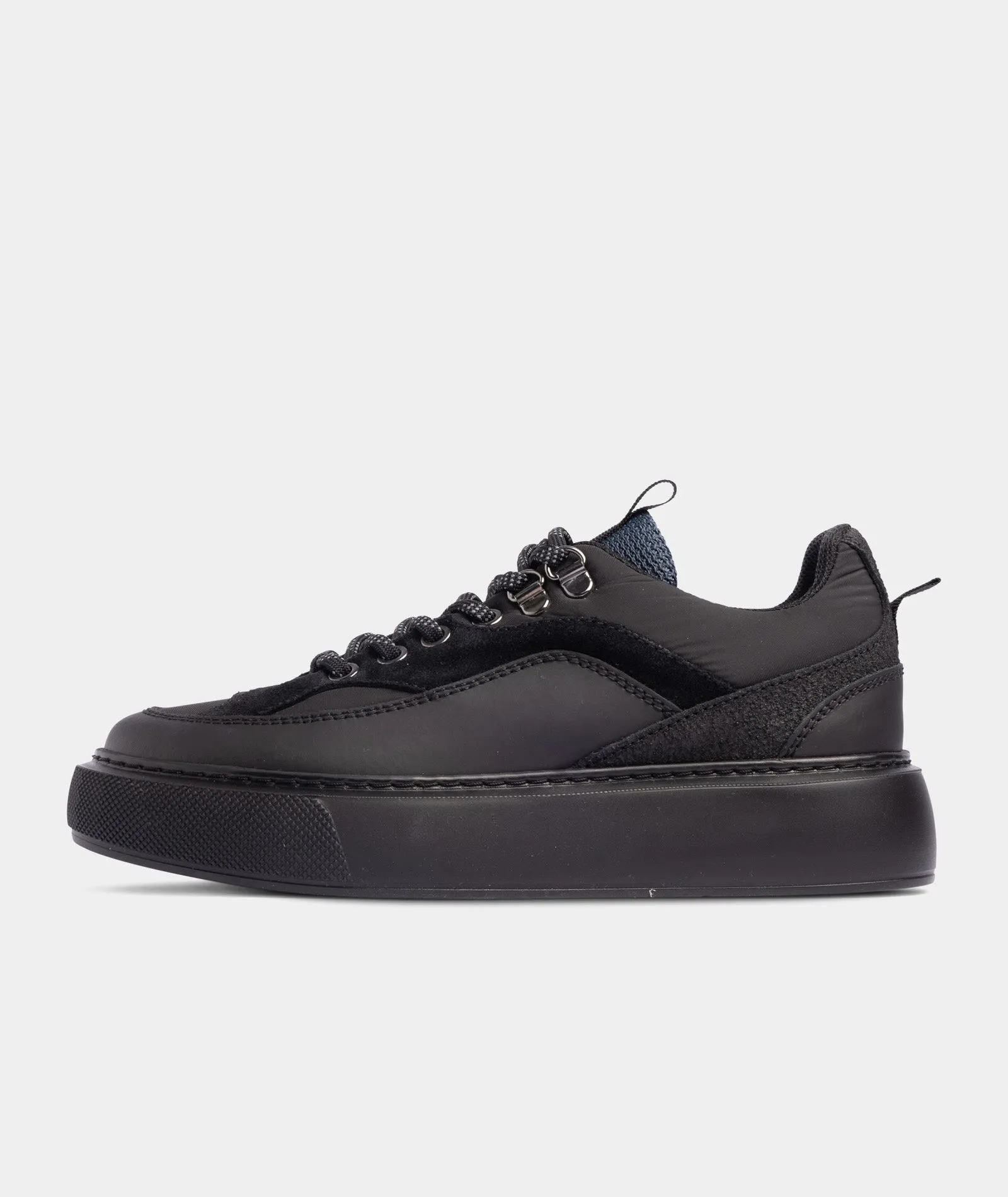 Alaska Low - Black Nylon