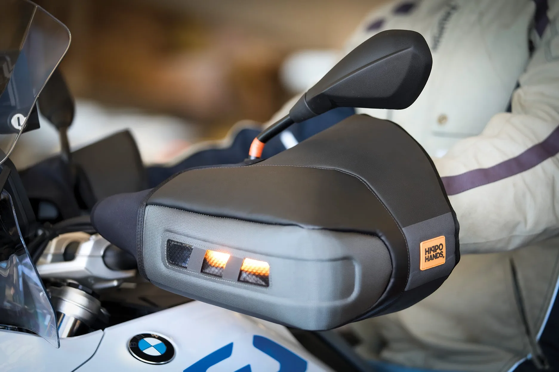 Alcan CF — MAX COVERAGE FOR INTEGRATED TURN SIGNALS