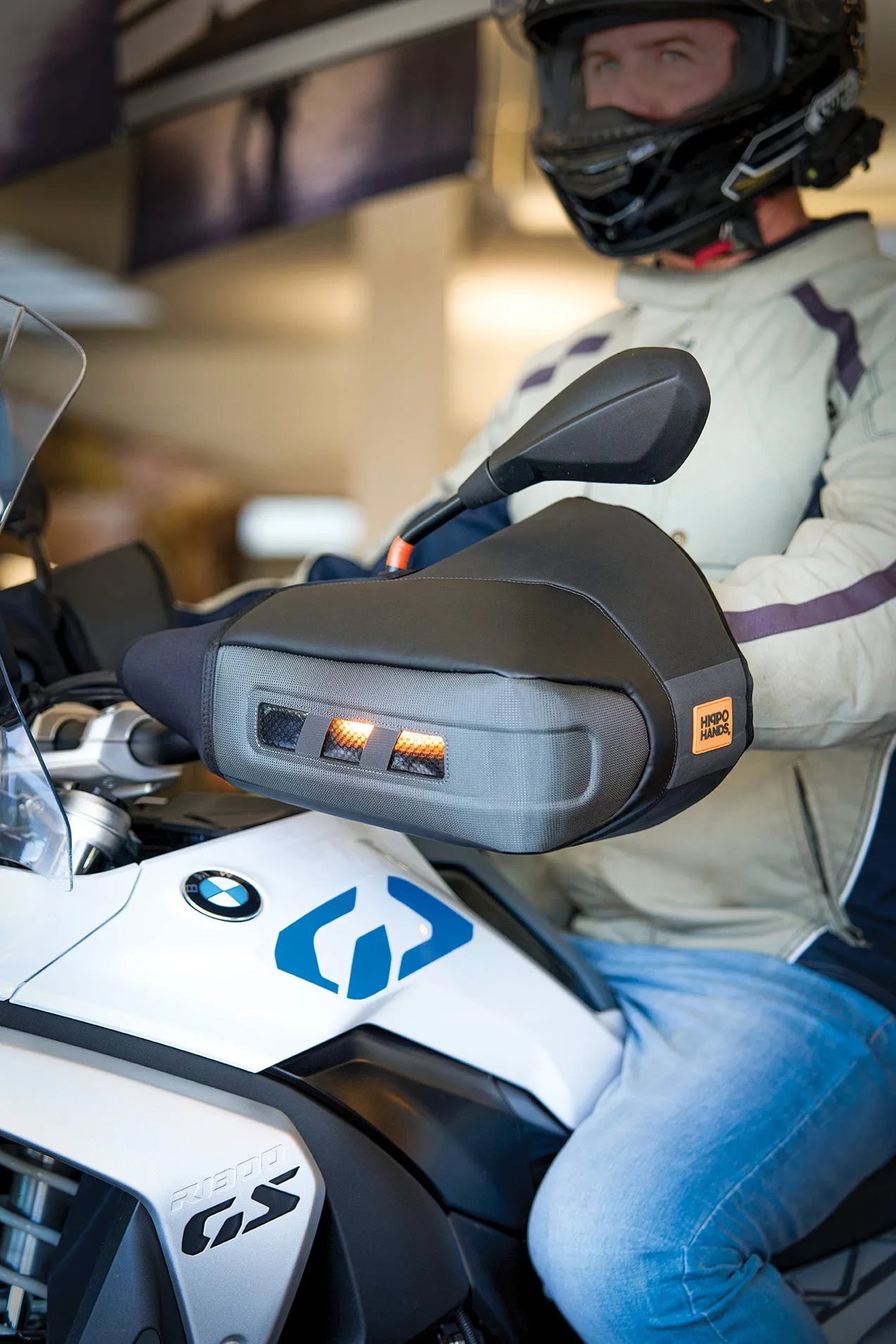 Alcan CF — MAX COVERAGE FOR INTEGRATED TURN SIGNALS