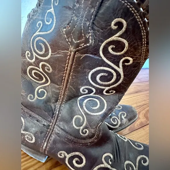 Ariat Cowgirl Boots Size 1