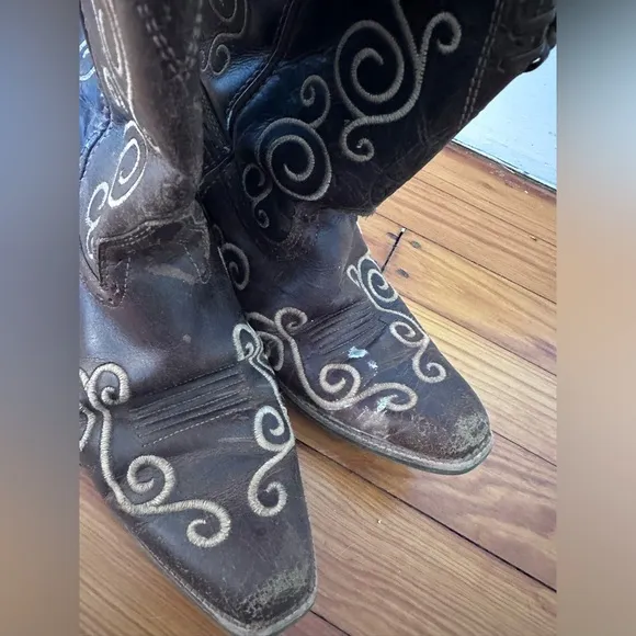 Ariat Cowgirl Boots Size 1