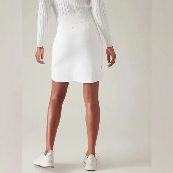 Athleta Women’s Fairway 18’’ Golf Skort in White Size M