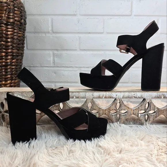 Circus by Sam Edelman Black Velvet Maria Pump size 8.5