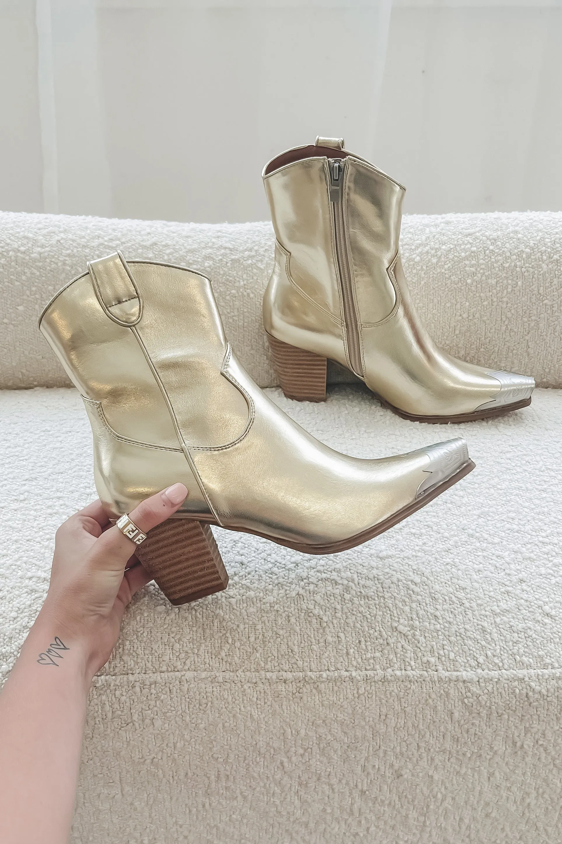 DEAL Walking In A Western Way Boots