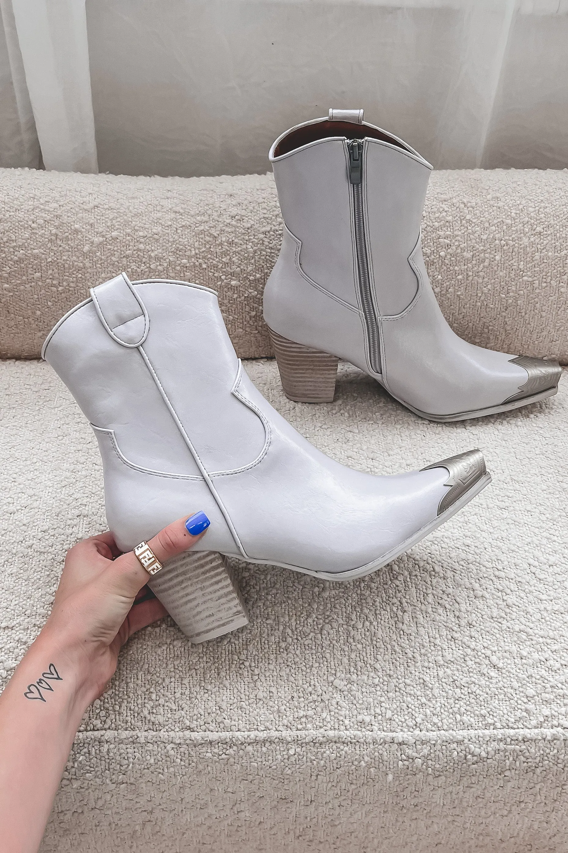 DEAL Walking In A Western Way Boots