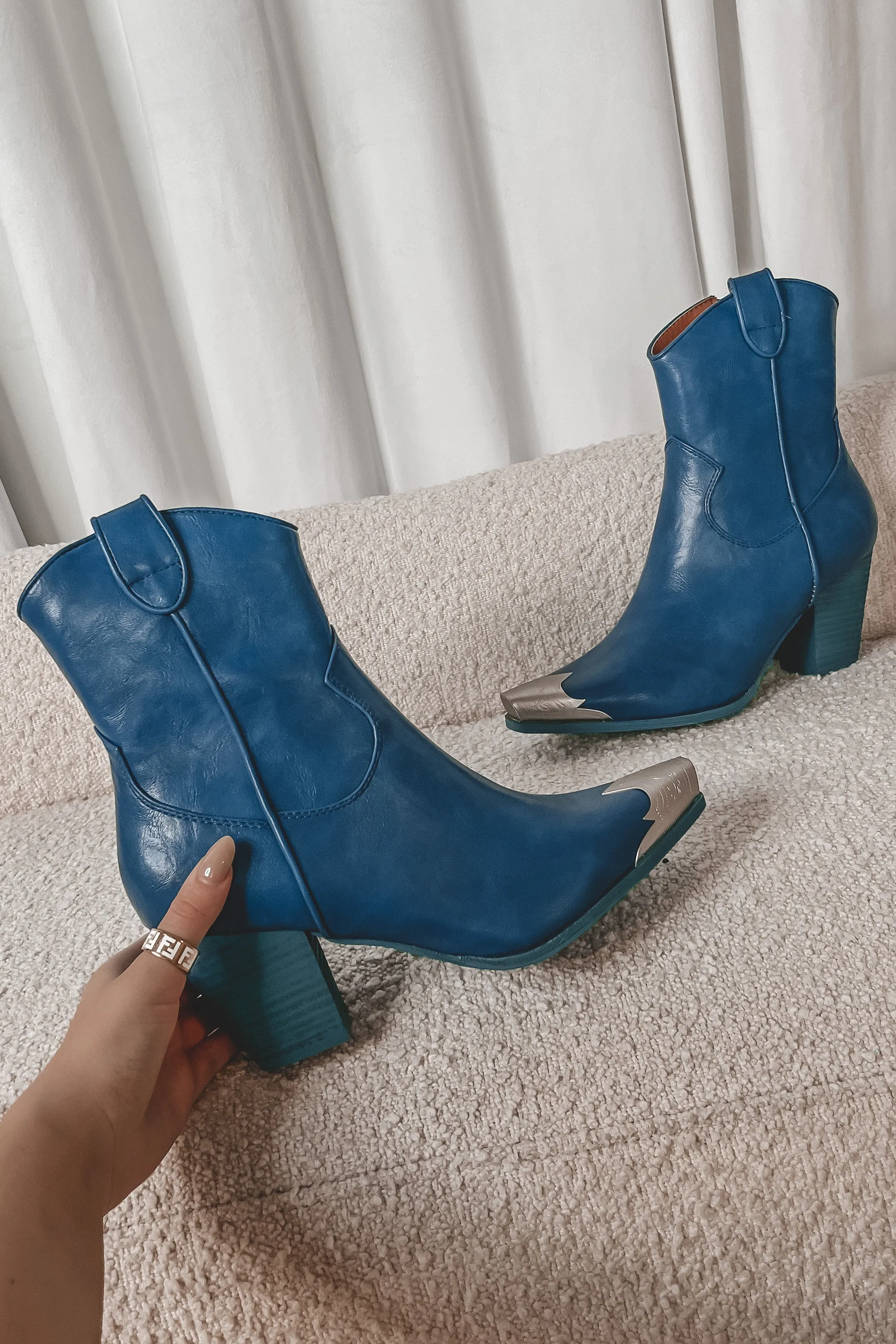 DEAL Walking In A Western Way Boots