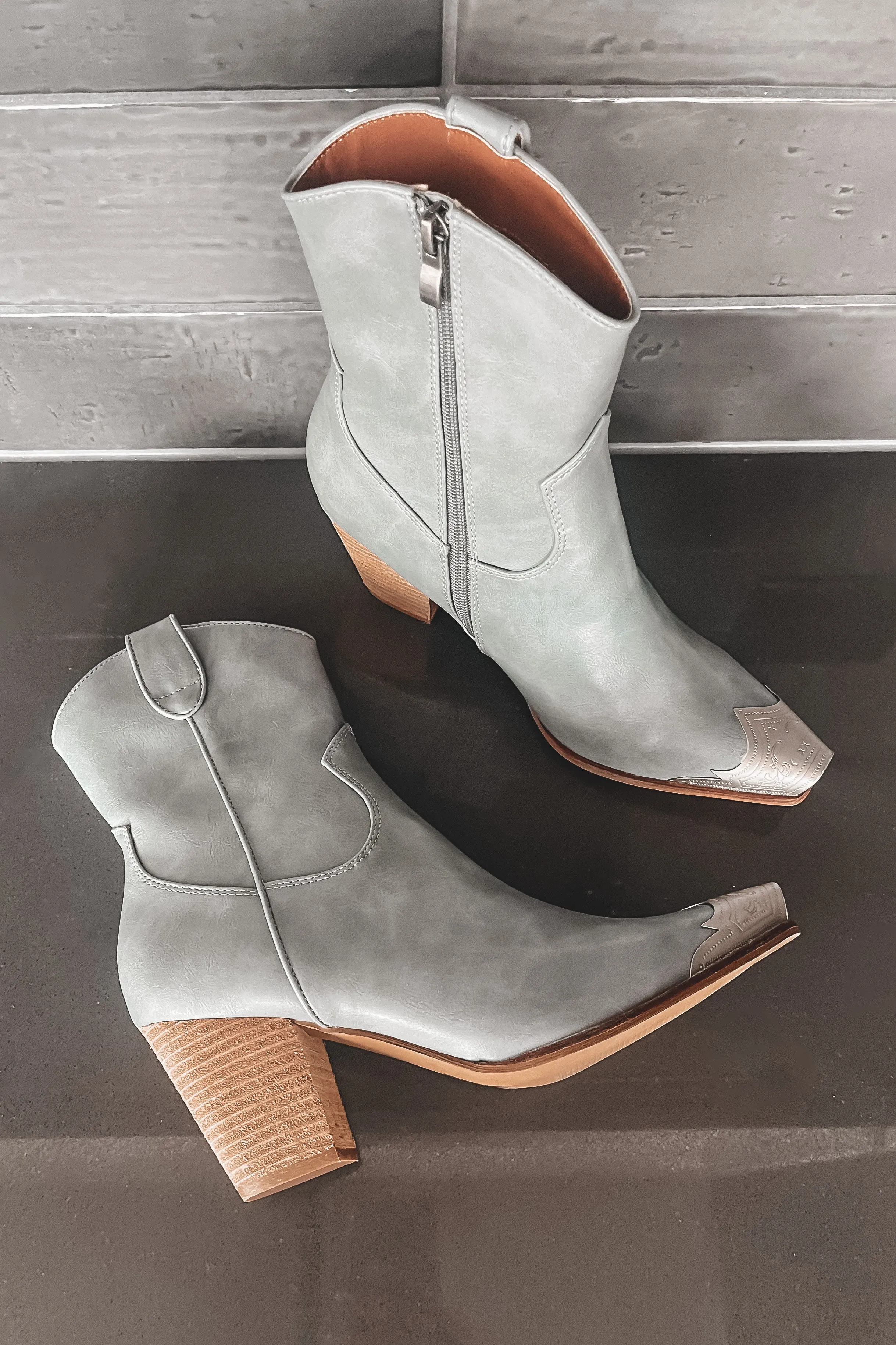DEAL Walking In A Western Way Boots