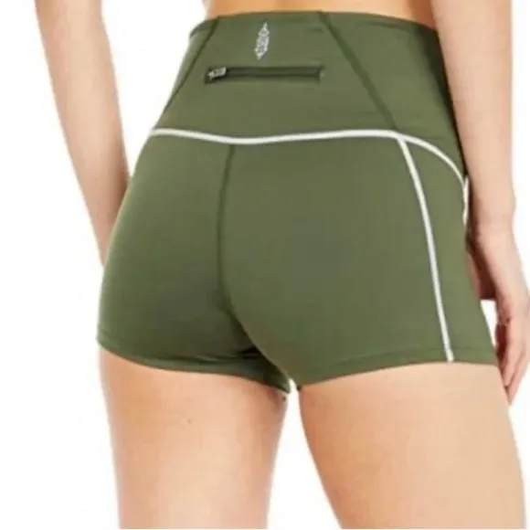 Free People Movement You’re A Peach Shortie Bike Shorts in Green Size M