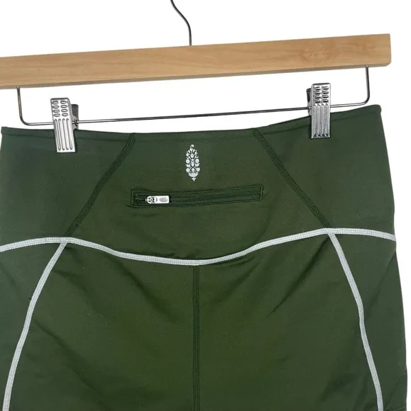Free People Movement You’re A Peach Shortie Bike Shorts in Green Size M