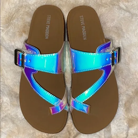 🎉HP🎉 Steve Madden JWAIVE IRIDESCENT
