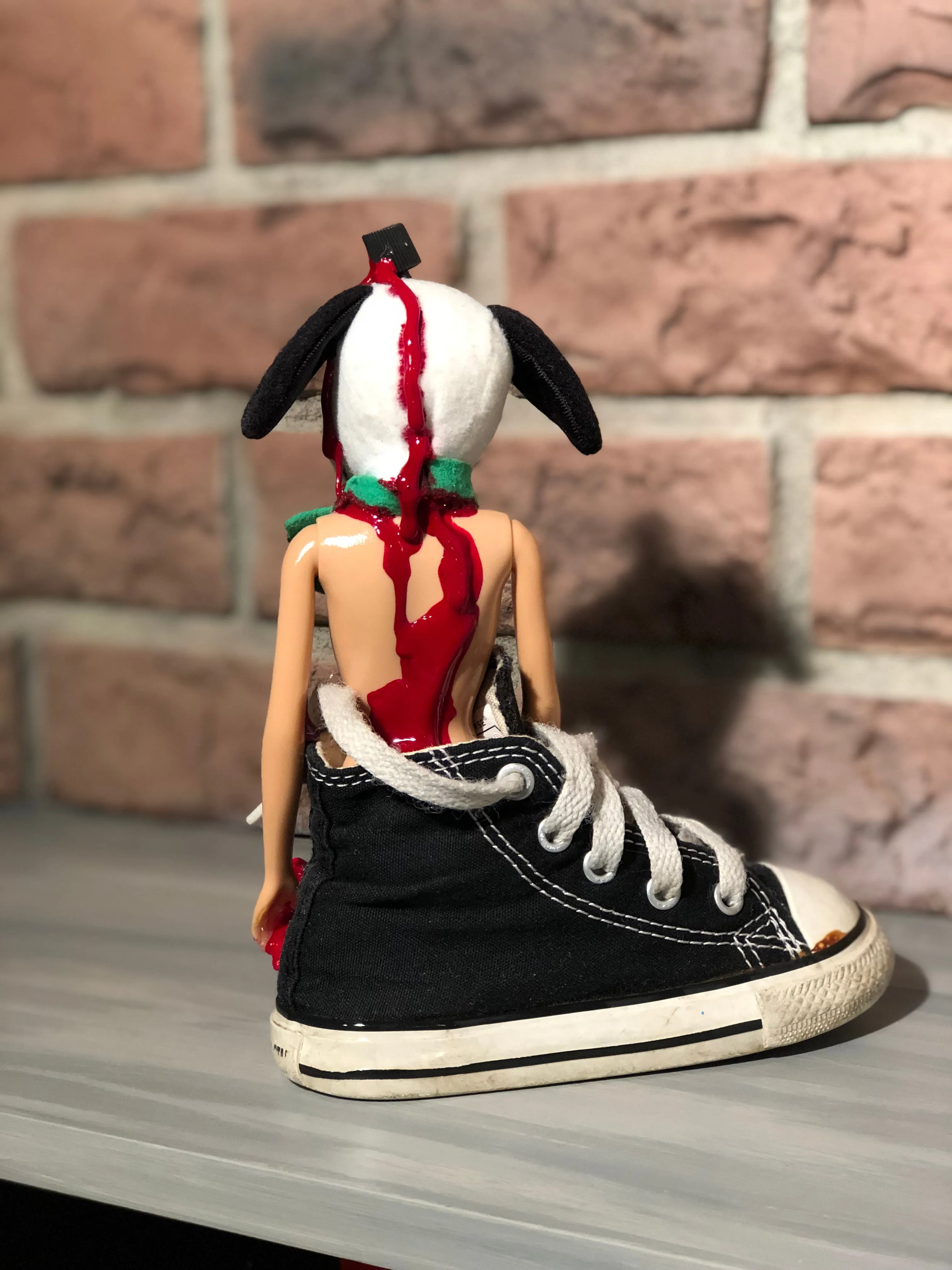 Kaws Snoopy can rock chucks or heels