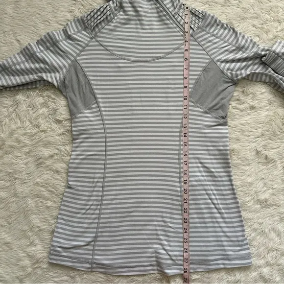 Lululemon Run: Back On Track Pullover Long Sleeve Hooded Stripes Gray White 12