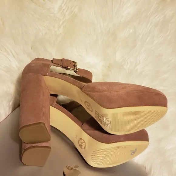 Michael Micael Kors Sierra platform pump