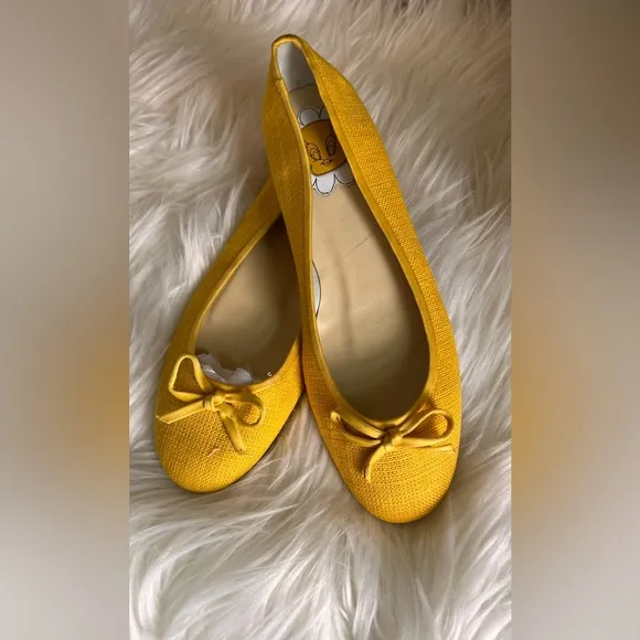 NWOT DELMAN Warner Brothers -Tweety Bird Yellow Ballerina Flats Size 5