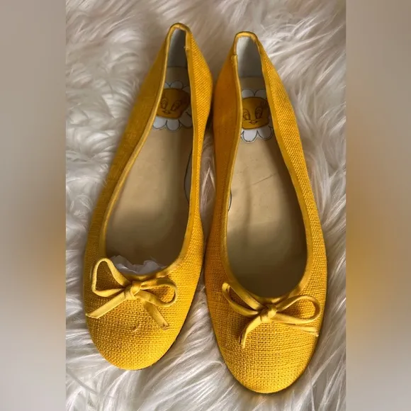 NWOT DELMAN Warner Brothers -Tweety Bird Yellow Ballerina Flats Size 5