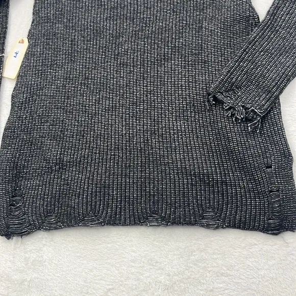 NWOT Stitches &amp; Stripes XS Distressed Charcoal Black V Neck Sweater