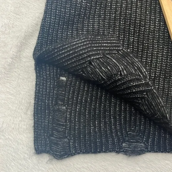 NWOT Stitches &amp; Stripes XS Distressed Charcoal Black V Neck Sweater