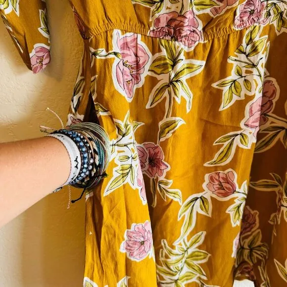 NWT | Cupcakes and Cashmere | cold shoulder mustard floral dress | S