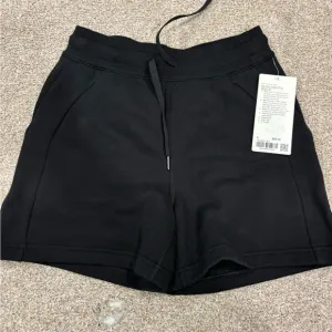 *NWT*. Lululemon Black High Rise Scuba Shorts 5”