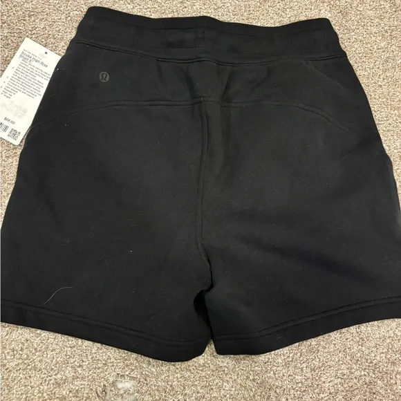 *NWT*. Lululemon Black High Rise Scuba Shorts 5”