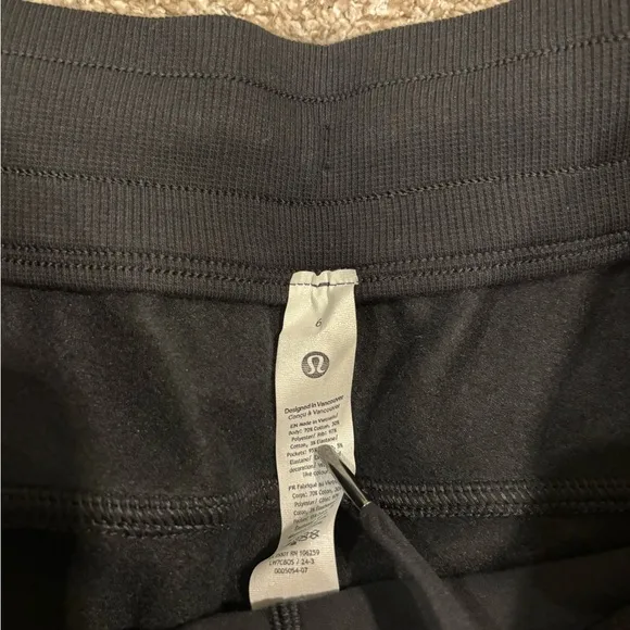 *NWT*. Lululemon Black High Rise Scuba Shorts 5”