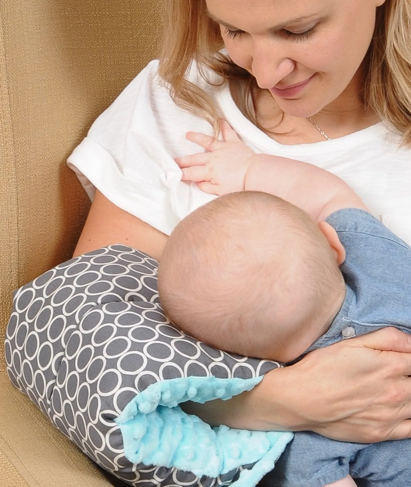 Pello Comfy Cradle Nursing Pillow