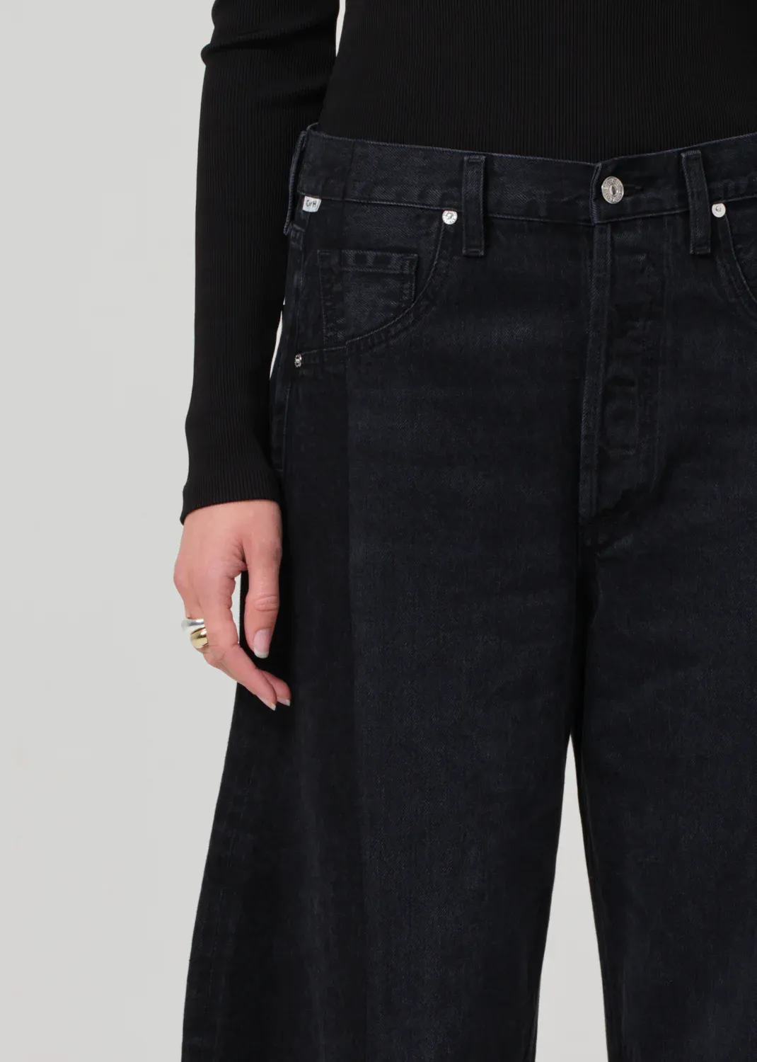 PIECED HORSESHOE JEAN IN STOUT