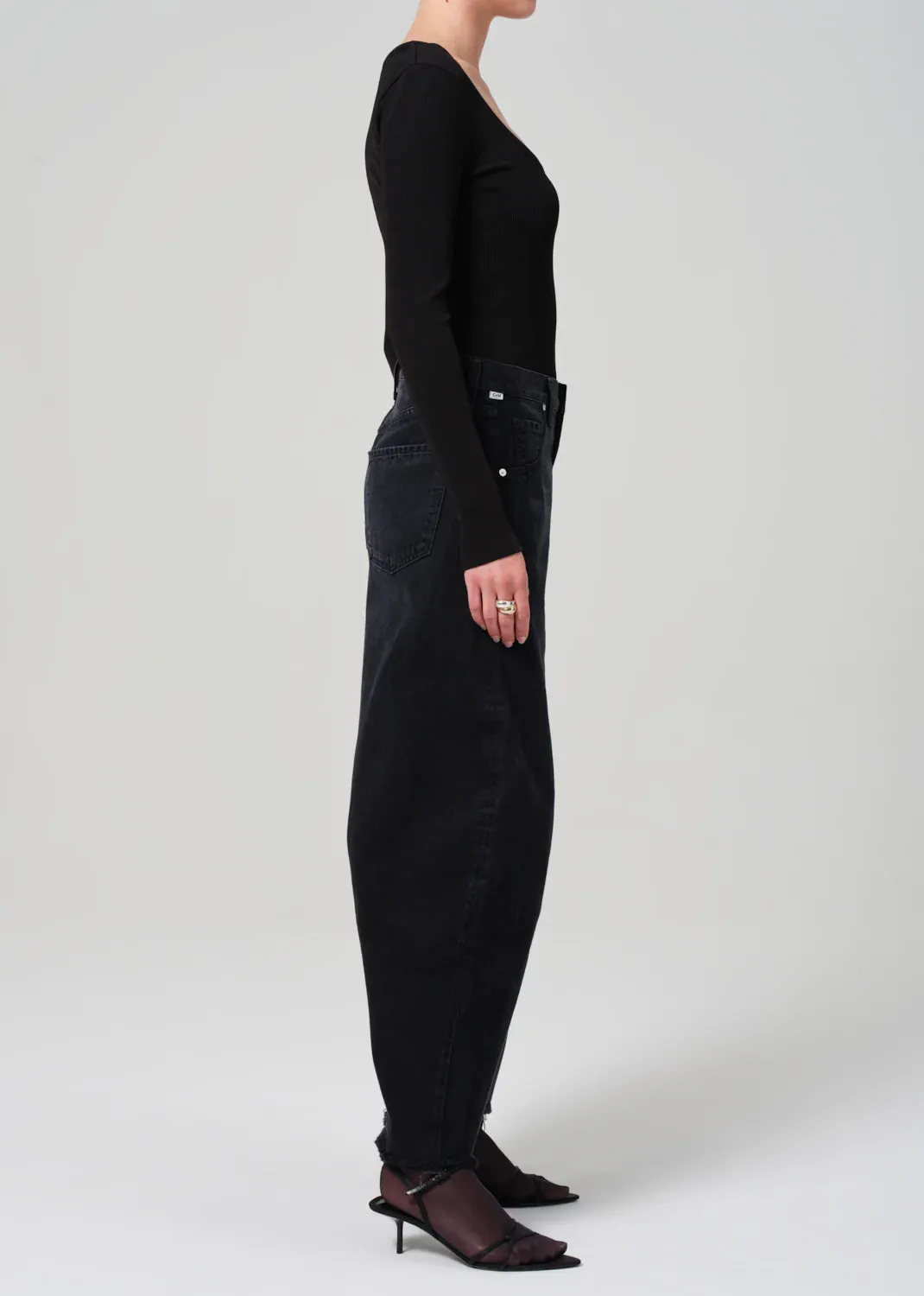 PIECED HORSESHOE JEAN IN STOUT