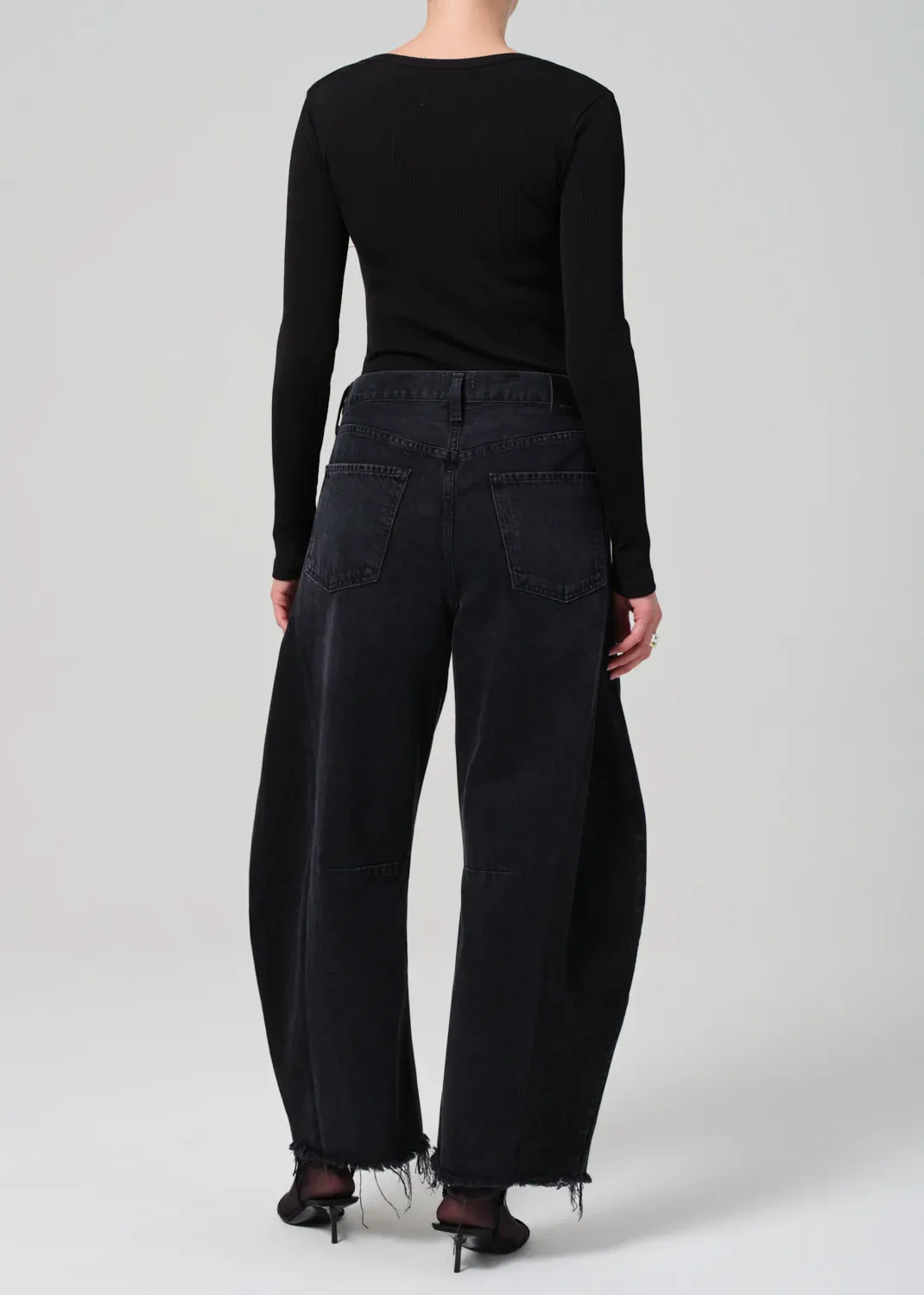 PIECED HORSESHOE JEAN IN STOUT