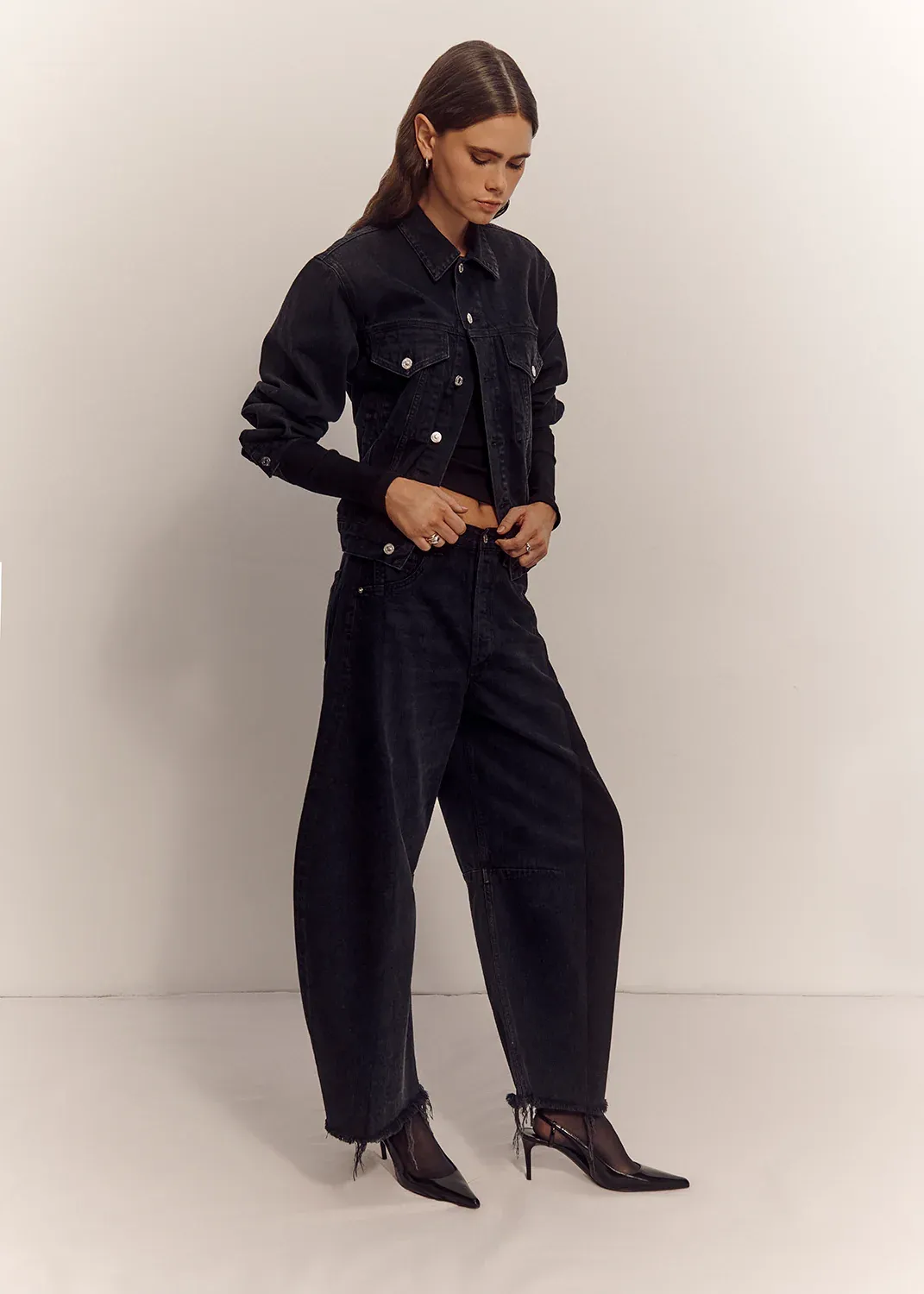 PIECED HORSESHOE JEAN IN STOUT