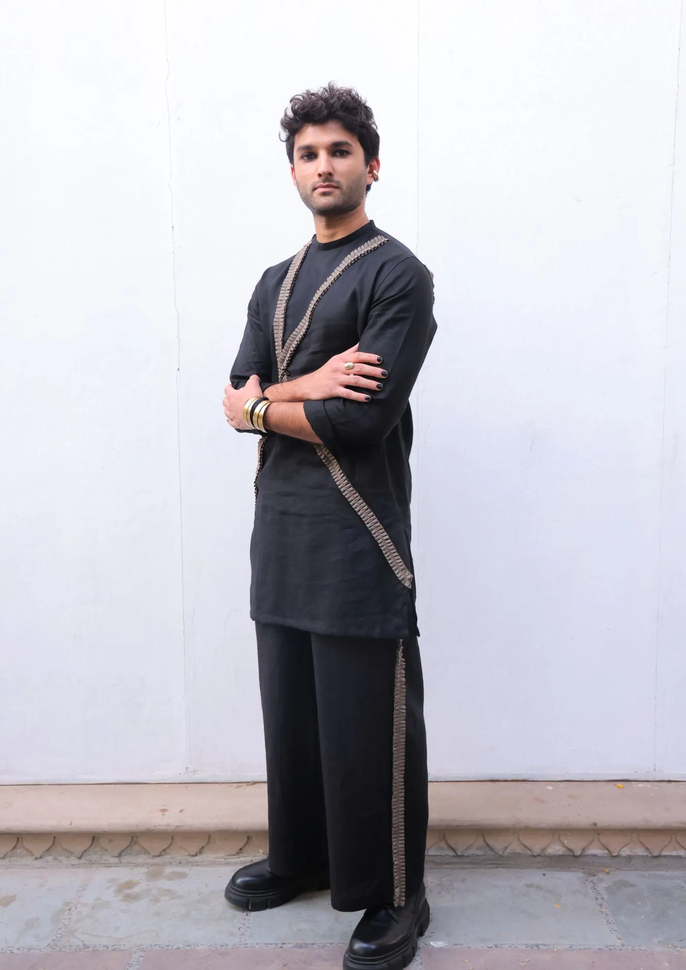 QUINTON LOOK - BLACK