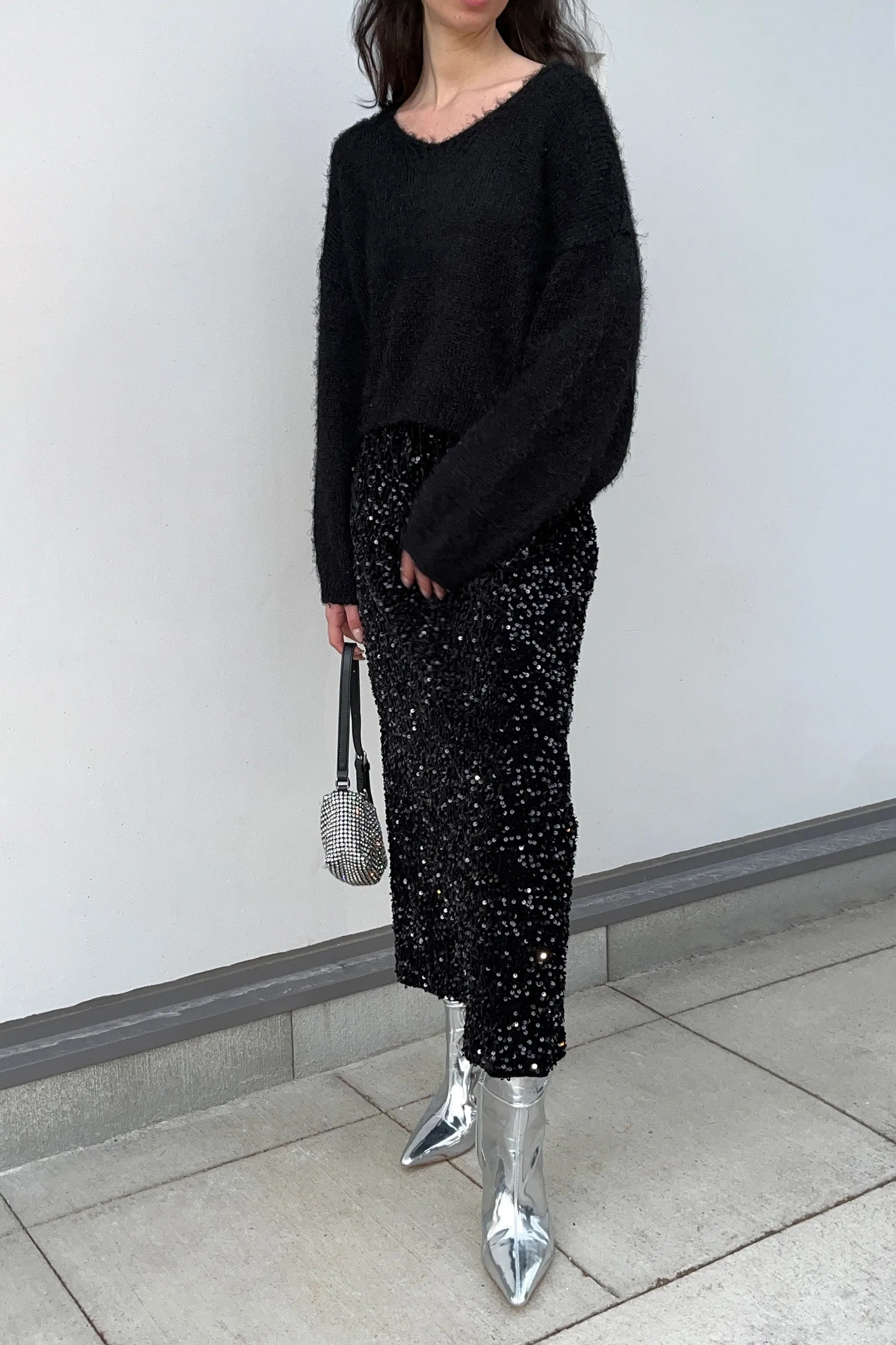 Relaxed Fit V-neck Sweater