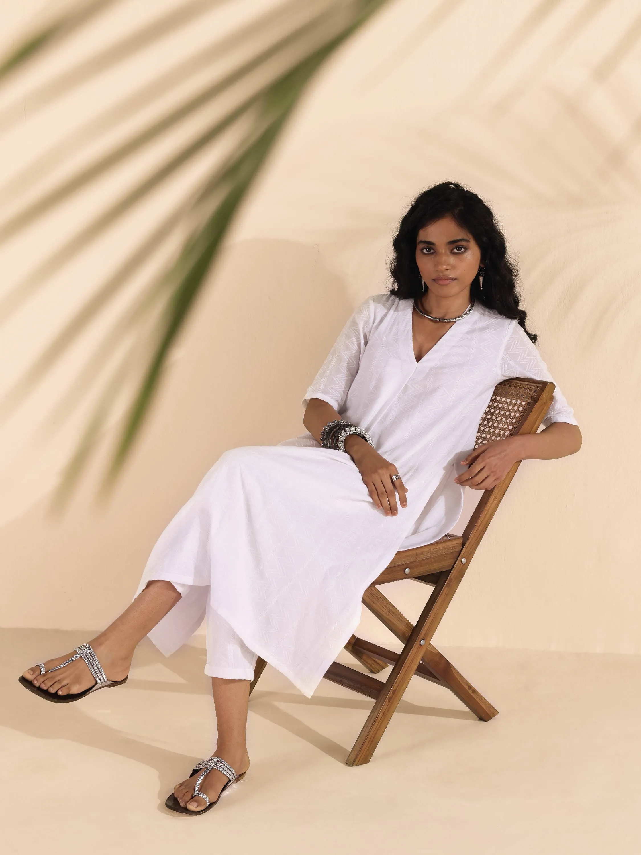 trueBrowns White Cotton Dobby V-Neck Kurta Pant Set