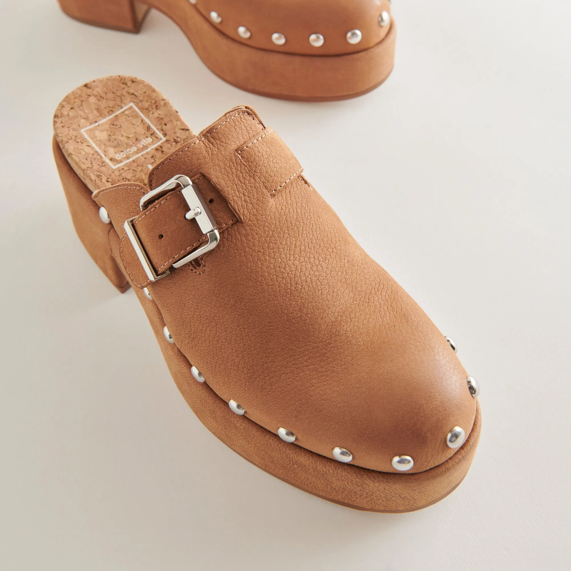 YEVAN CLOGS PRALINE NUBUCK