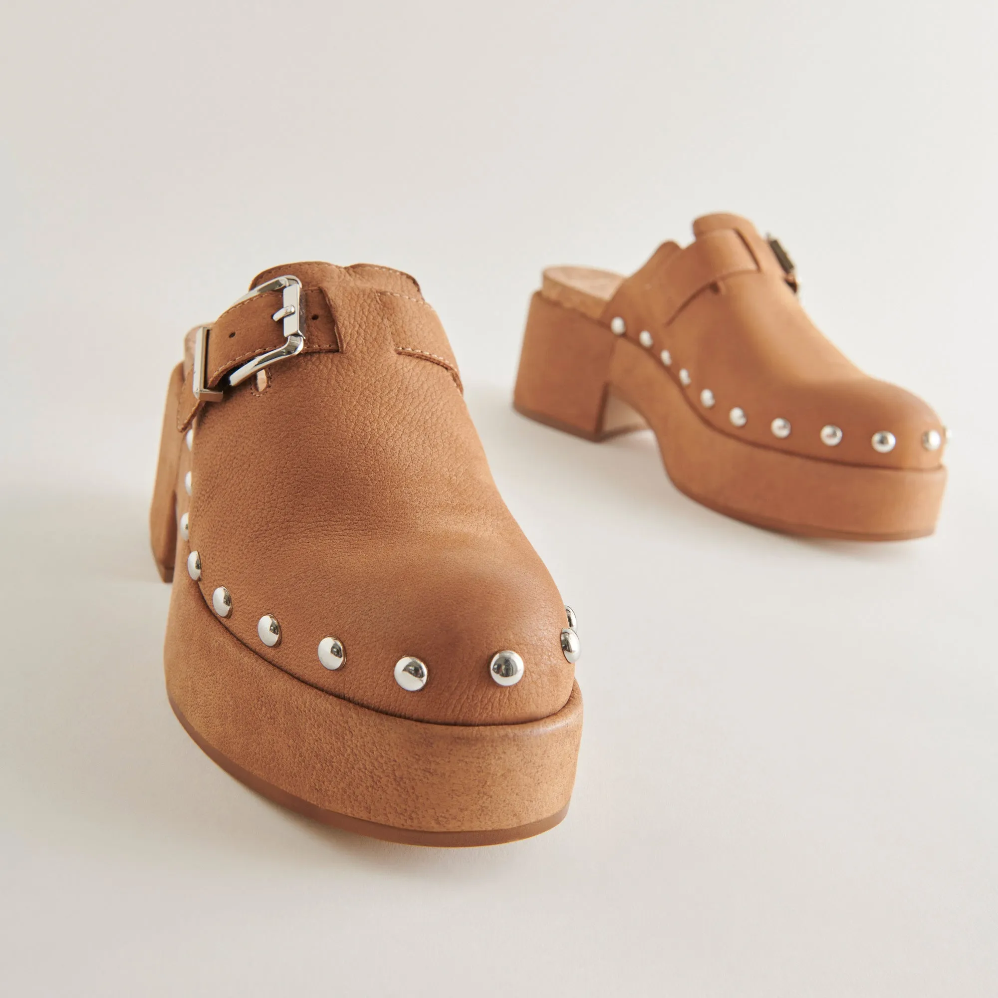 YEVAN CLOGS PRALINE NUBUCK