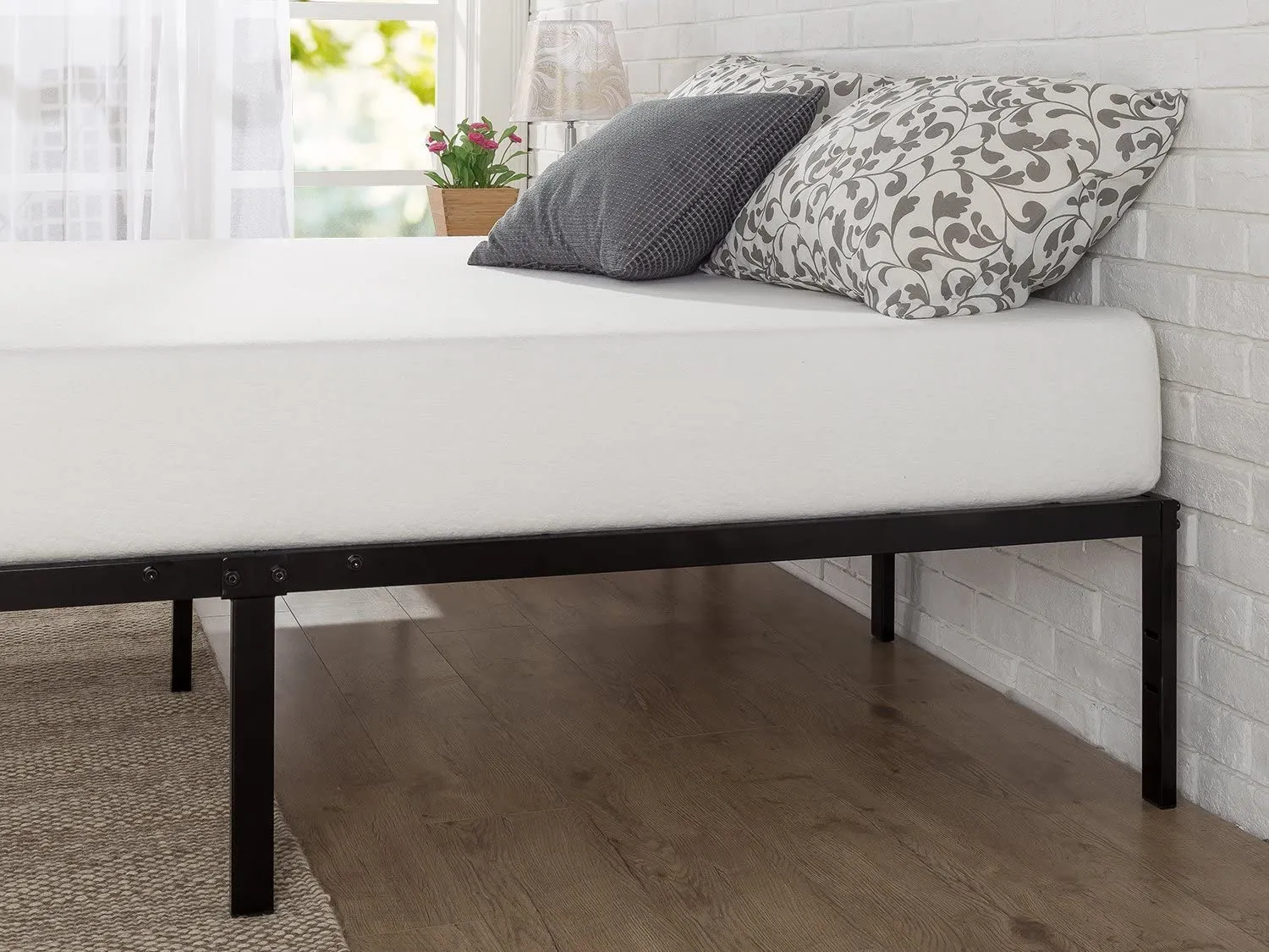 Zinus 14 Inch Classic Metal Platform Bed Frame with Steel Slat Support / Mattress Foundation, Twin